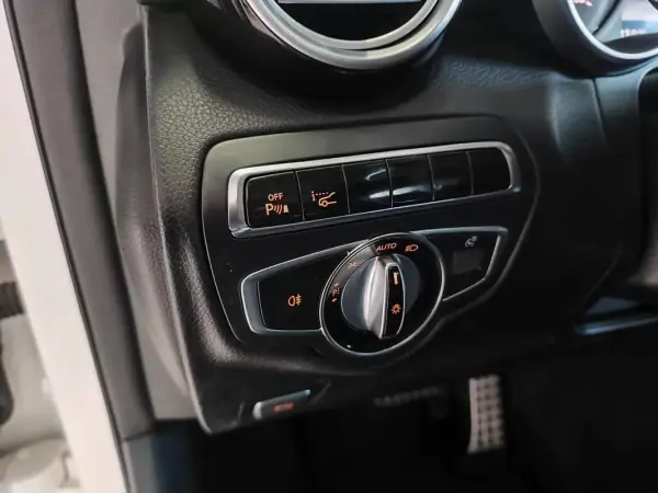 Mercedes-Benz GLC 220 2015 - 27450 EUR, 178000 km - AUTO.MOTO.pt - 178000km - foto 26 de 39