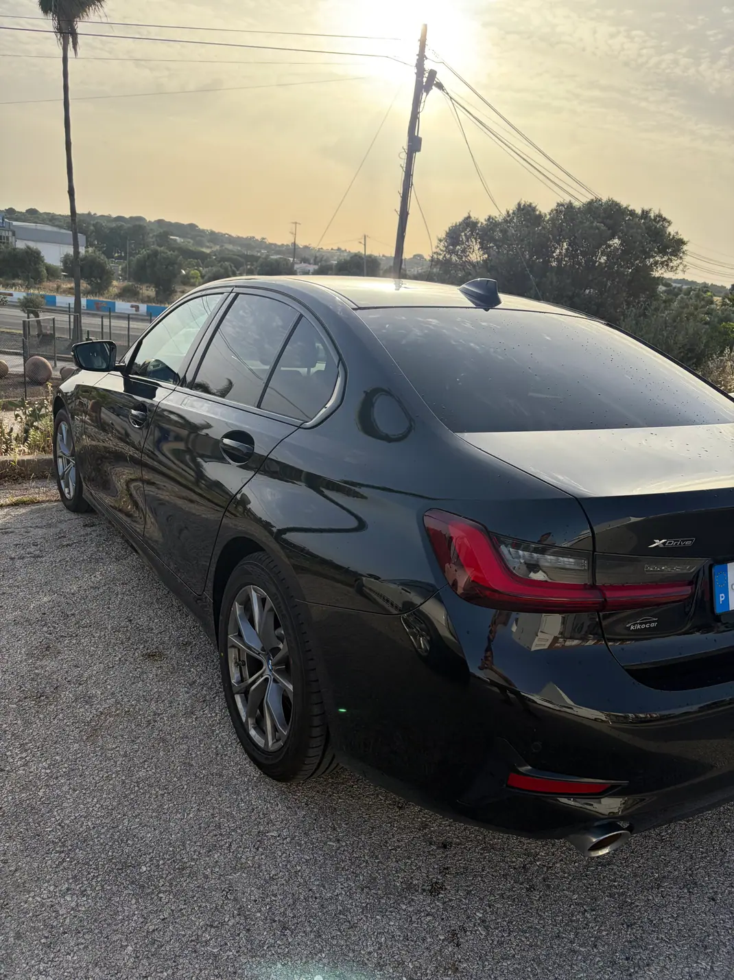 BMW 330 2022 - 30900 EUR, 114500 km - AUTO.MOTO.pt - 114500km - foto 1 de 10