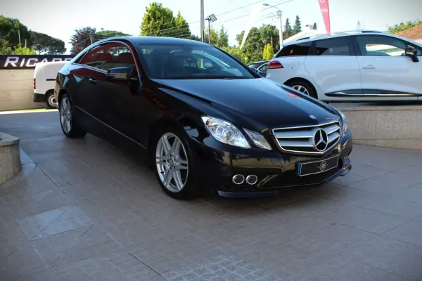 Mercedes-Benz E 250 CGI Elegance BlueEfficiency 2010 Petrol