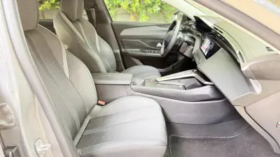 Peugeot 308 2025 - 24500 EUR, 7700 km - AUTO.MOTO.pt - 7700km - foto 21 de 21