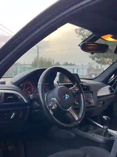 BMW 120 2015 - 16000 EUR, 155000 km - AUTO.MOTO.pt - 155000km - foto 7 de 11