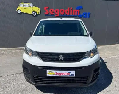 Peugeot 2019 - 12300 EUR, 92000 km - AUTO.MOTO.pt - 92000km - foto 2 de 19