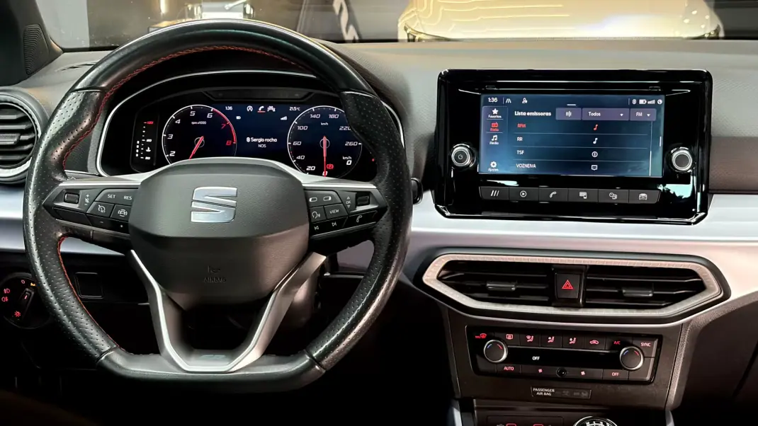 SEAT Arona 2023 - 16990 EUR, 30000 km - AUTO.MOTO.pt - 30000km - foto 36 de 42