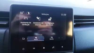 Renault Clio 2021 - 13999 EUR, 63000 km - AUTO.MOTO.pt - 63000km - foto 31 de 38