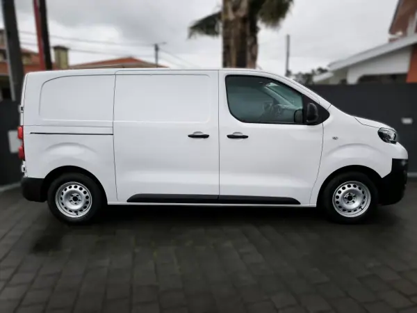 Peugeot Expert 1.5 BlueHdi L2H1 Pro Standard 2020 - 17950 EUR, 105997 km - AUTO.MOTO.pt - 105997km - foto 15 de 46
