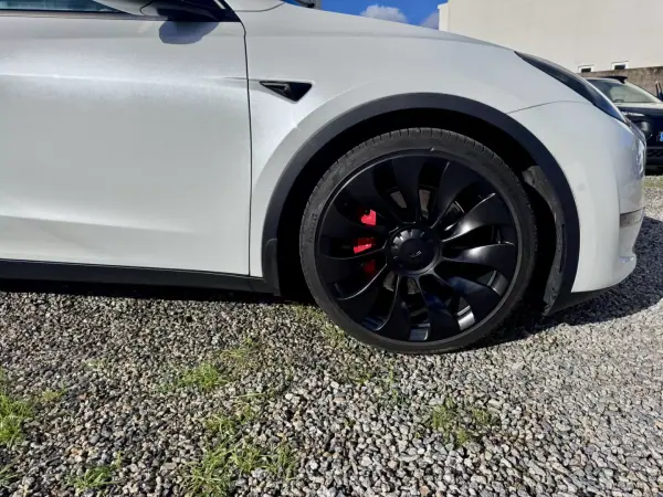Tesla Model Y 2022 - 39990 EUR, 59000 km - AUTO.MOTO.pt - 59000km - foto 7 de 21