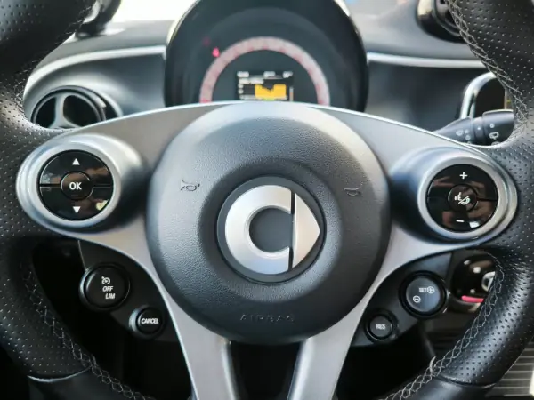 Smart ForTwo Coupé 2021 - 9950 EUR, 102000 km - AUTO.MOTO.pt - 102000km - foto 20 de 32