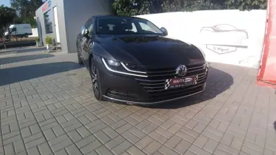 Volkswagen Arteon 2019 - 26650 EUR, 90000 km - AUTO.MOTO.pt - 90000km - foto 29 de 38