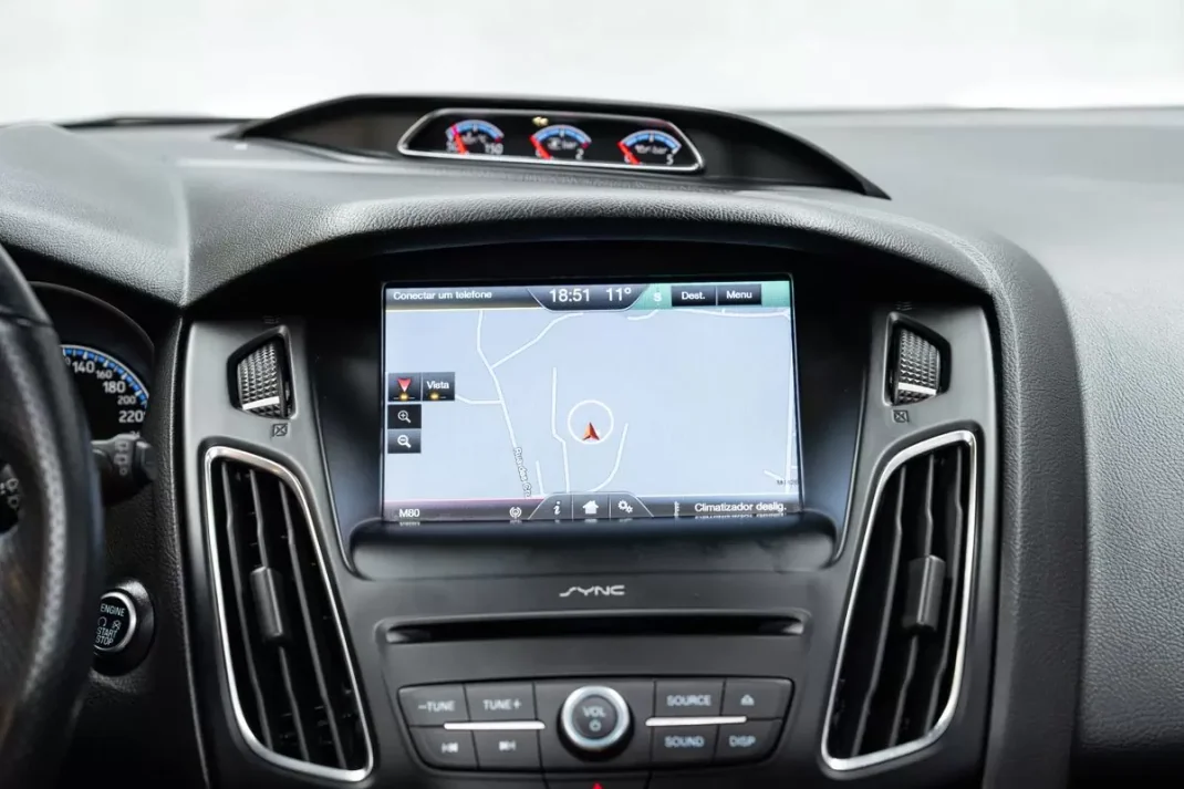 Ford Focus 2016 - 42950 EUR, 61000 km - AUTO.MOTO.pt - 61000km - foto 37 de 49