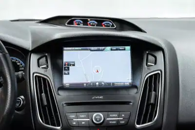 Ford Focus 2016 - 42950 EUR, 61000 km - AUTO.MOTO.pt - 61000km - foto 37 de 49