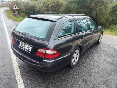 Mercedes-Benz E 200 2003 - 3900 EUR, 338200 km - AUTO.MOTO.pt - 338200km - foto 6 de 14