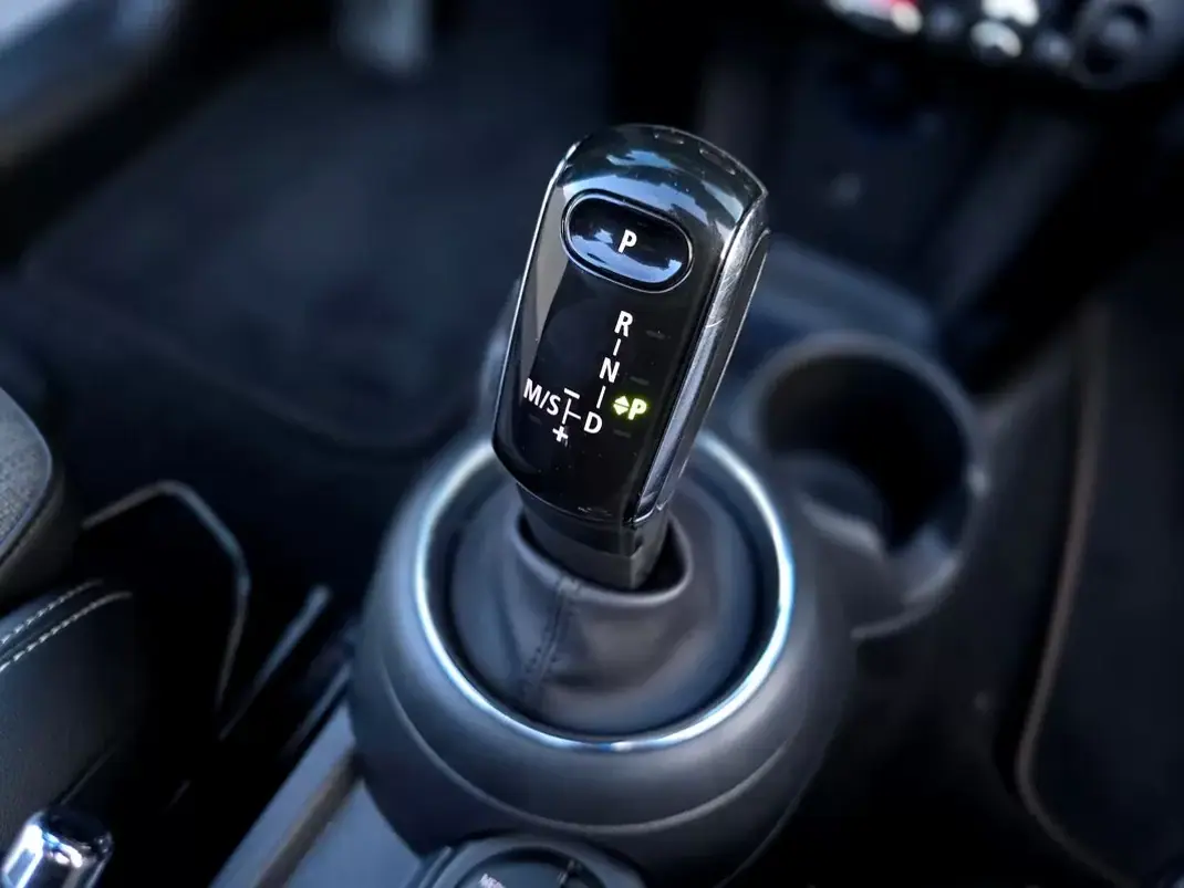 MINI 2024 - 20900 EUR, 50900 km - AUTO.MOTO.pt - 50900km - foto 25 de 35