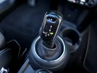 MINI 2024 - 20900 EUR, 50900 km - AUTO.MOTO.pt - 50900km - foto 25 de 35