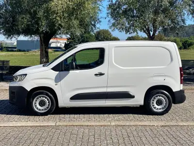 Peugeot Partner 2021 - 11400 EUR, 148000 km - 148000km - foto 10 de 32