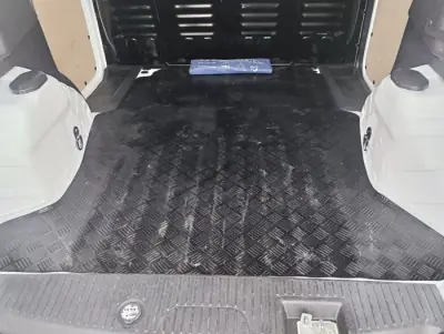 Ford Transit Courier 2020 - 10990 EUR, 129167 km - AUTO.MOTO.pt - 129167km - foto 22 de 52