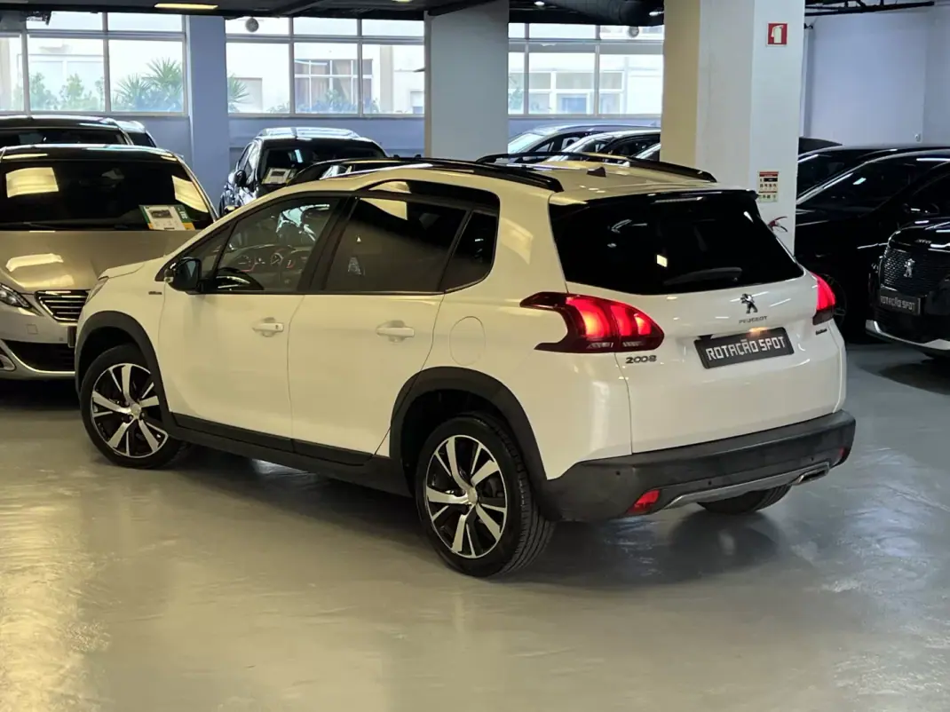 Peugeot 2008 2017 - 10990 EUR, 102000 km - AUTO.MOTO.pt - 102000km - foto 39 de 40