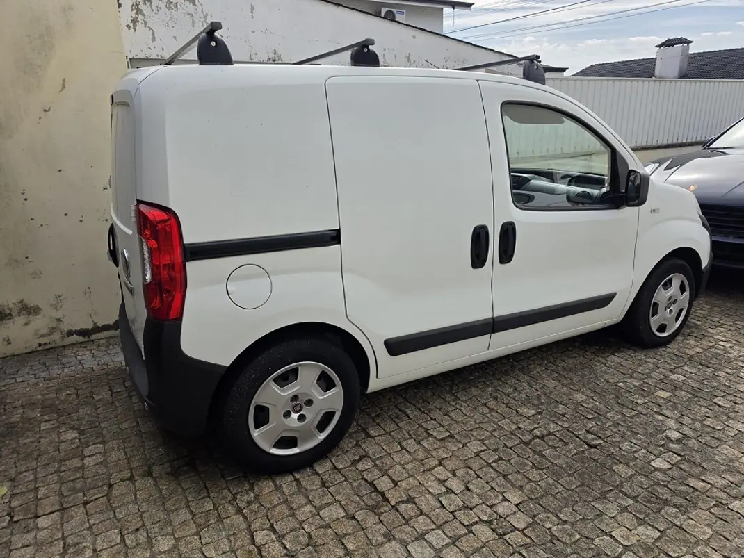 Fiat Fiorino 2017 - 9300 EUR, 41000 km - AUTO.MOTO.pt - 41000km - foto 2 de 2