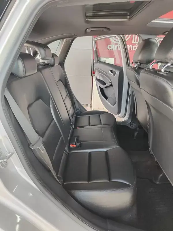 Mercedes-Benz B 180 2012 - 10950 EUR, 220000 km - AUTO.MOTO.pt - 220000km - foto 17 de 32