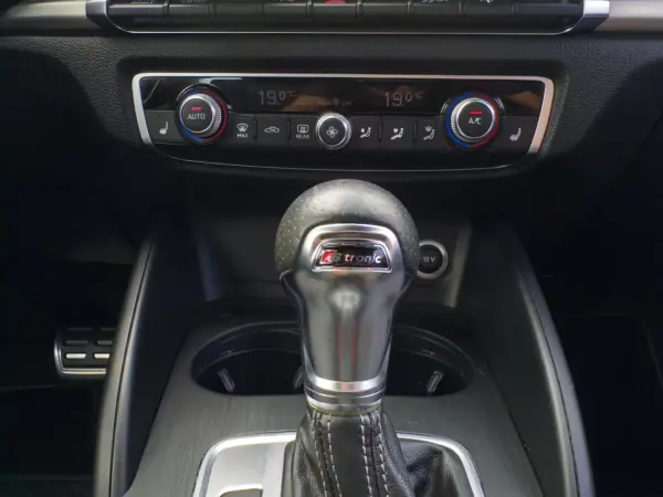 Audi A3 Sportback 2017 - 18990 EUR, 164000 km - AUTO.MOTO.pt - 164000km - foto 22 de 33