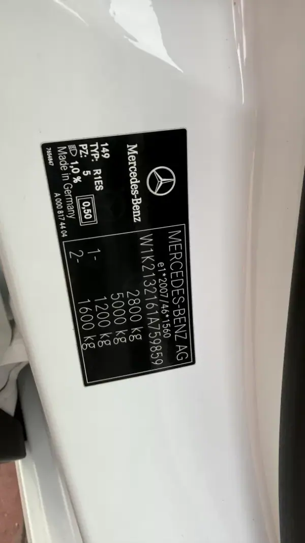 Mercedes-Benz E 300 2019 - 26990 EUR, 147000 km - AUTO.MOTO.pt - 147000km - foto 36 de 41