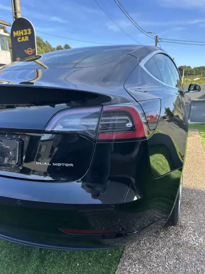 Tesla Model 3 2019 - 19900 EUR, 270000 km - AUTO.MOTO.pt - 270000km - foto 15 de 53