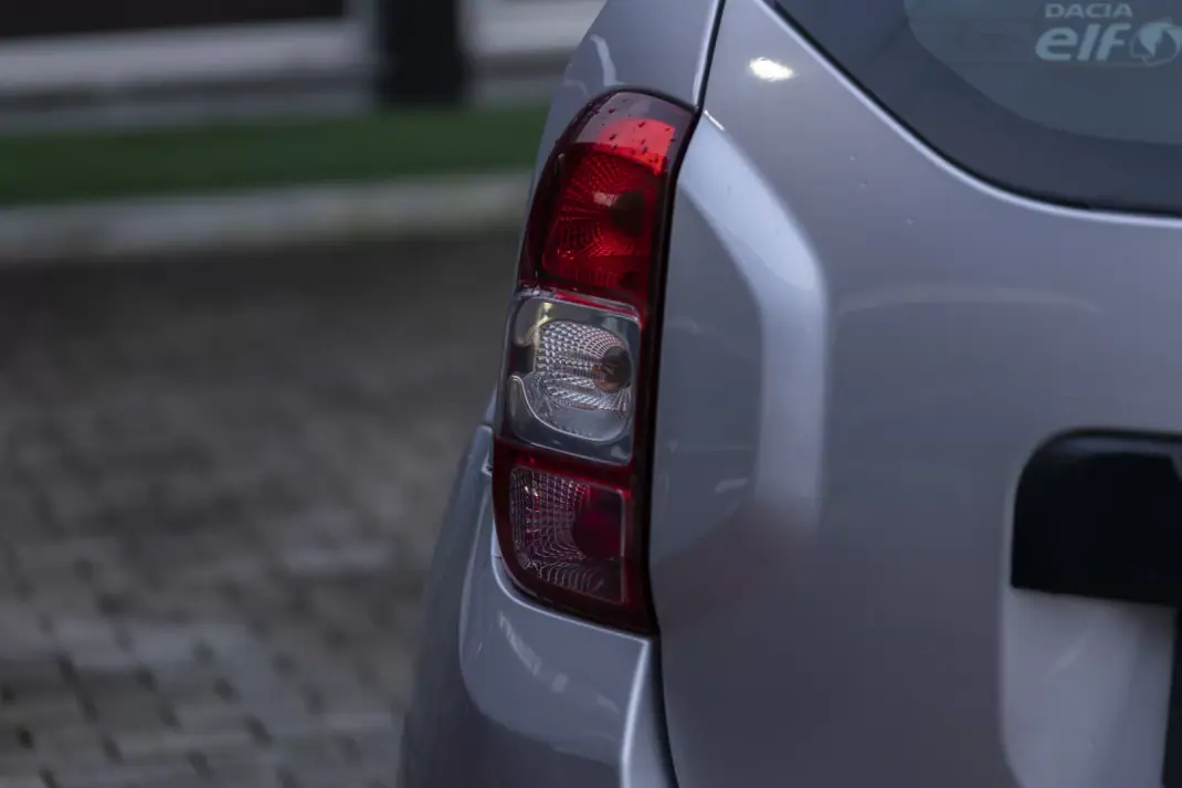 Dacia Duster 2015 - 10900 EUR, 150410 km - AUTO.MOTO.pt - 150410km - foto 32 de 33