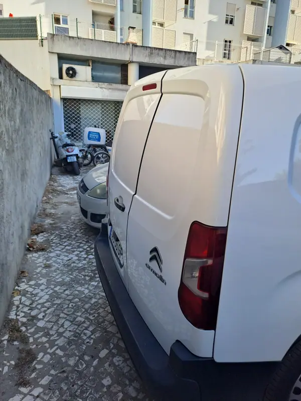Citroën Berlingo 2021 - 10000 EUR, 170000 km - AUTO.MOTO.pt - 170000km - foto 6 de 8