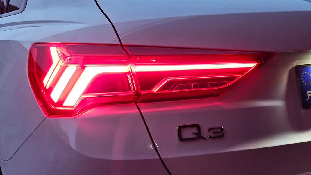 Audi Q3 2021 - 31500 EUR, 85000 km - AUTO.MOTO.pt - 85000km - foto 12 de 12