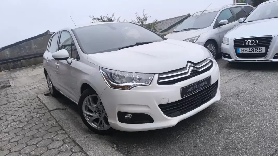 Citroën C4 2012 - 8900 EUR, 180000 km - AUTO.MOTO.pt - 180000km - foto 23 de 24