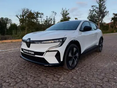 Renault Mégane E-Tech 2022 - 14000km