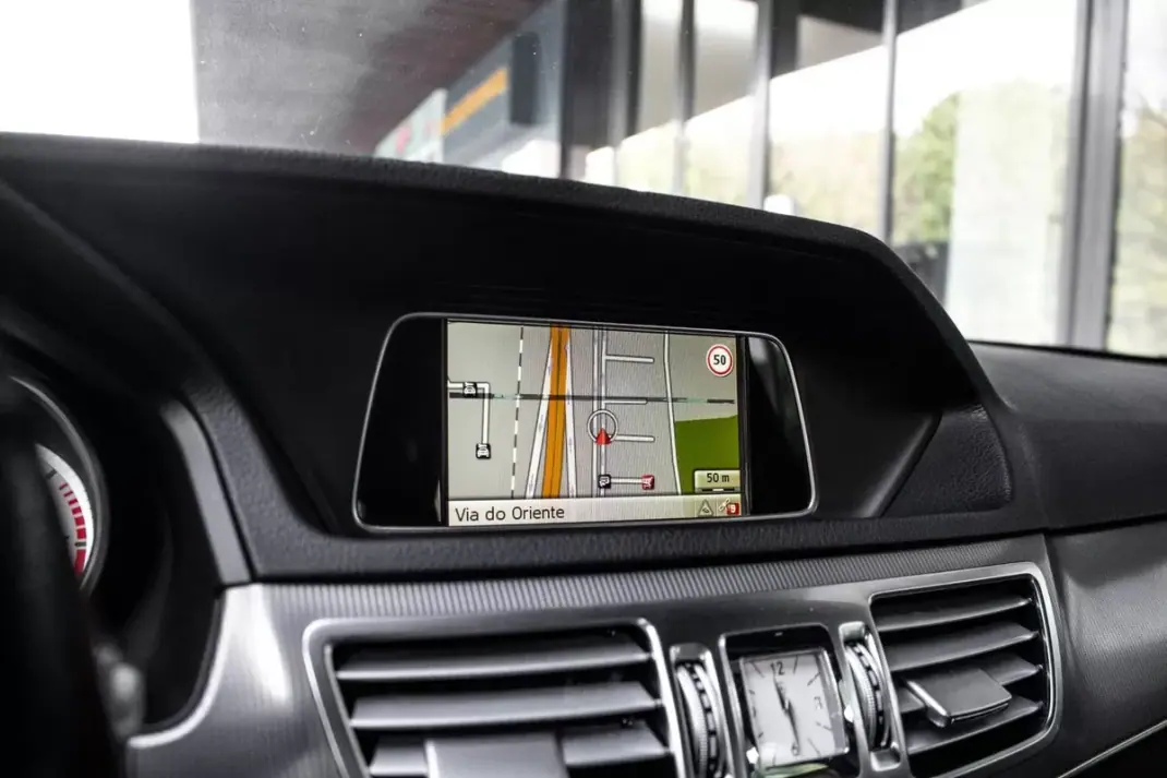 Mercedes-Benz E 300 2015 - 15990 EUR, 256669 km - AUTO.MOTO.pt - 256669km - foto 36 de 36