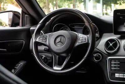 Mercedes-Benz CLA 180 2018 - 19500 EUR, 177901 km - AUTO.MOTO.pt - 177901km - foto 32 de 39