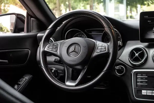 Mercedes-Benz CLA 180 2018 - 19500 EUR, 177901 km - AUTO.MOTO.pt - 177901km - foto 32 de 39