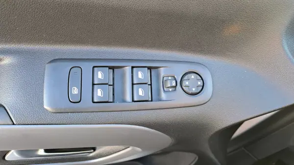 Toyota Proace City Verso 1.5D L1 Confort 2022 - 22900 EUR, 171567 km - AUTO.MOTO.pt - 171567km - foto 30 de 35