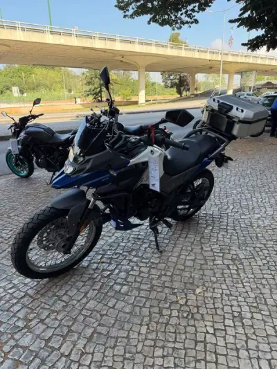 SYM ADX 2022 - 1950 EUR, 10350 km - AUTO.MOTO.pt - 10350km - foto 5 de 7