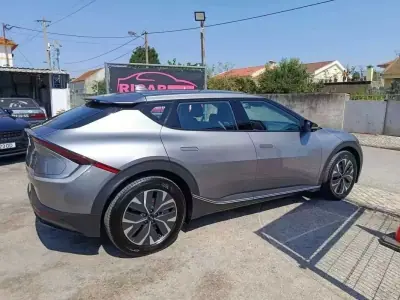Kia EV6 2023 - 31000 EUR, 57366 km - AUTO.MOTO.pt - 57366km - foto 5 de 39