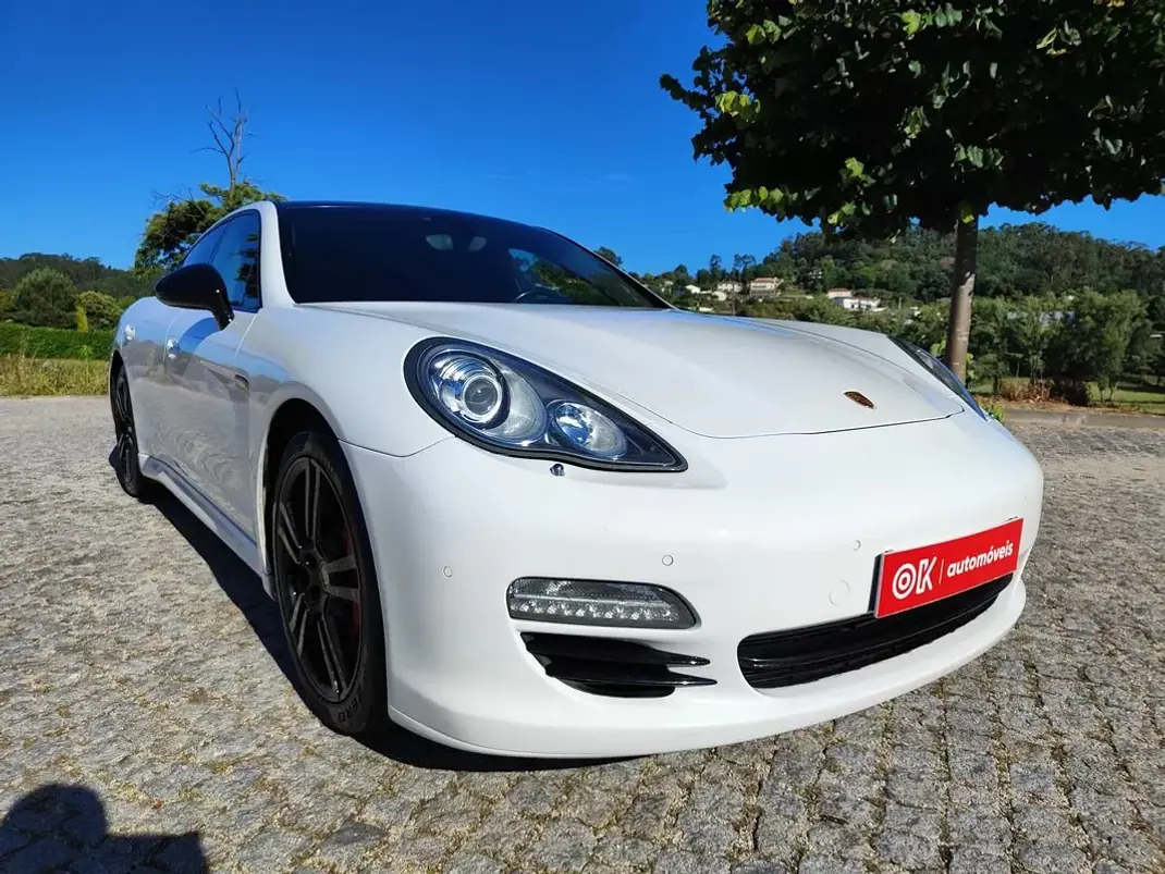 Porsche Panamera 2012 - 32250 EUR, 206000 km - AUTO.MOTO.pt - 206000km - foto 1 de 40