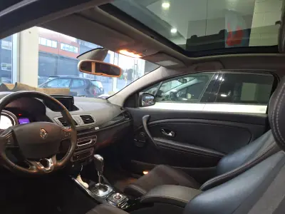 Renault Mégane Coupe 2013 - 9900 EUR, 177543 km - AUTO.MOTO.pt - 177543km - foto 15 de 17