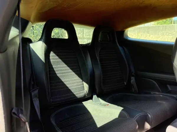 Volkswagen Scirocco 2010 - 11490 EUR, 199600 km - AUTO.MOTO.pt - 199600km - foto 8 de 12