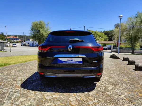 Renault Mégane Sport Tourer 2023 - 23990 EUR, 44231 km - AUTO.MOTO.pt - 44231km - foto 5 de 15
