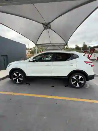 Nissan Qashqai 2015 - 12500 EUR, 193000 km - 193000km - foto 2 de 10
