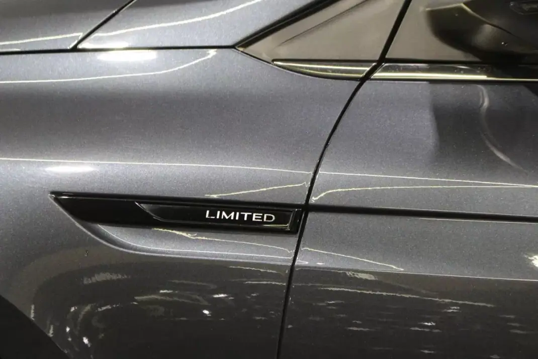 Renault Mégane Sport Tourer 2022 - 16250 EUR, 167000 km - AUTO.MOTO.pt - 167000km - foto 13 de 32