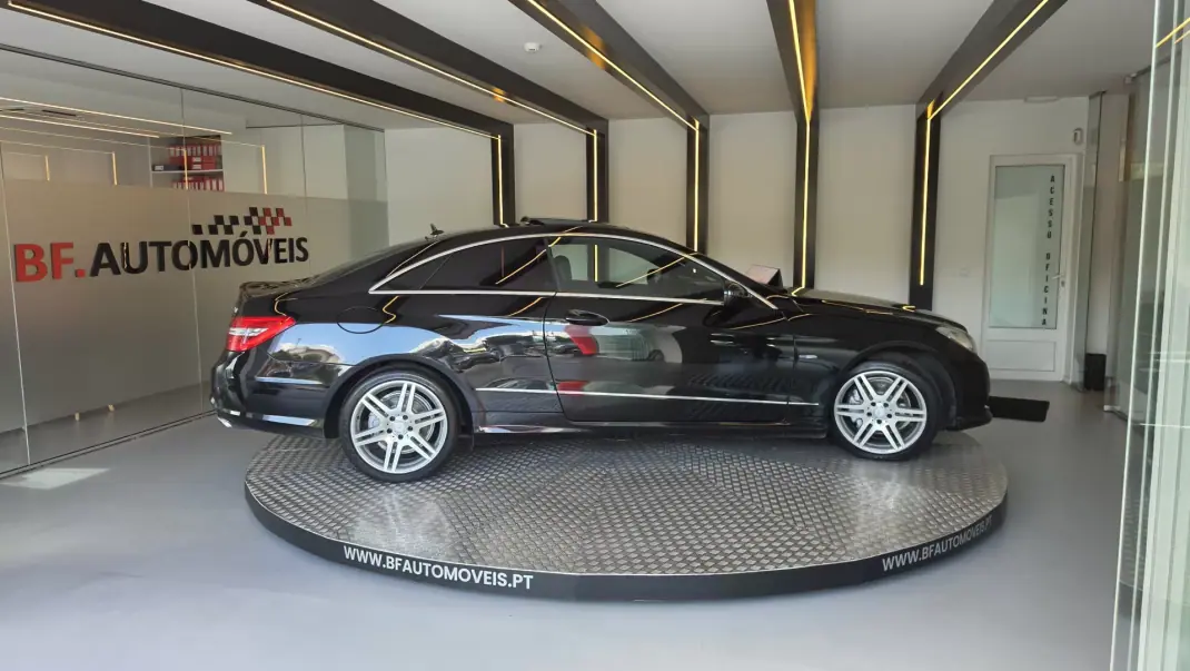 Mercedes-Benz E 350 2009 - 13900 EUR, 286432 km - 286432km - foto 8 de 58