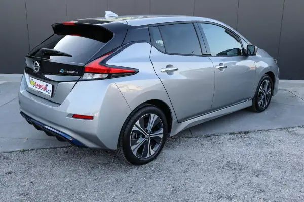 Nissan Leaf 2022 - 16500 EUR, 48298 km - AUTO.MOTO.pt - 48298km - foto 7 de 37