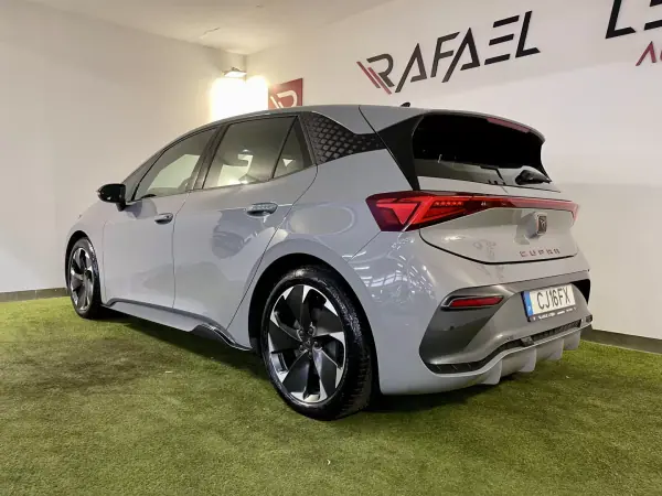 Cupra Born 2024 - 28450 EUR, 41000 km - AUTO.MOTO.pt - 41000km - foto 9 de 31