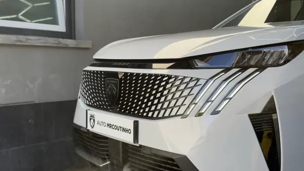 Peugeot 5008 1.2 Hybrid Allure e-DCS6 2026 Gasolina