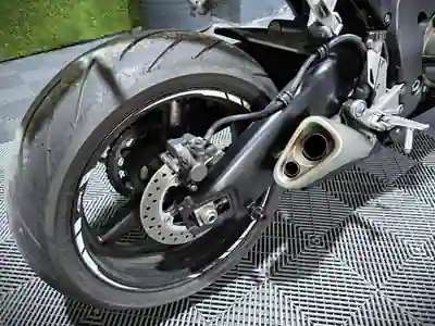 Honda CBR 1000RR 2008 - 8950 EUR, 32000 km - AUTO.MOTO.pt - 32000km - foto 13 de 15