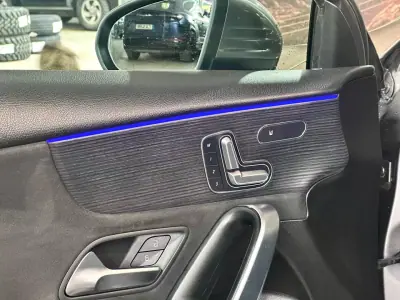 Mercedes-Benz A 180 Limousine 2019 - 24900 EUR, 210010 km - AUTO.MOTO.pt - 210010km - foto 10 de 31
