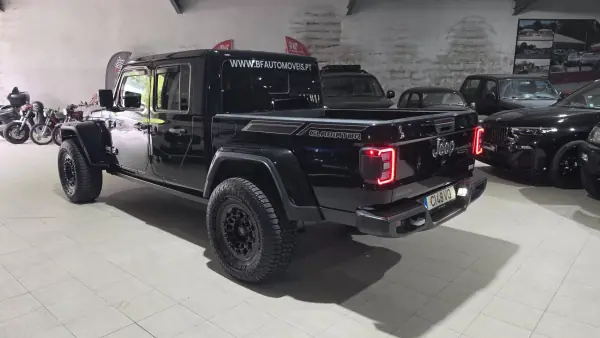 Jeep Gladiator 2021 - 62900 EUR, 117383 km - 117383km - foto 3 de 53