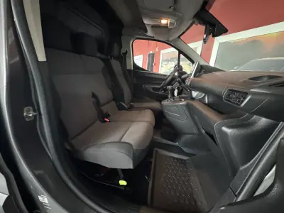 Peugeot PARTNER GIRAFON 2022 - 16990 EUR, 79102 km - AUTO.MOTO.pt - 79102km - foto 15 de 19